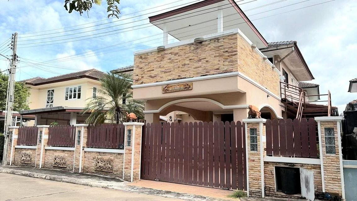 ขายบ้านเดี่ยว บ้านฉาง 63 ตร.วา พื้นที่กว้าง มีชั้นดาดฟ้า ใกล้หาดพยูน 1.8 กม. ทำเลดี ฟรีค่าโอน! 1