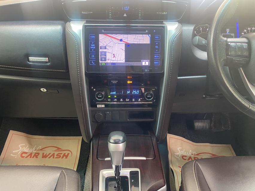 Toyota Fortuner รุ่น 2.4V ขับ2 13