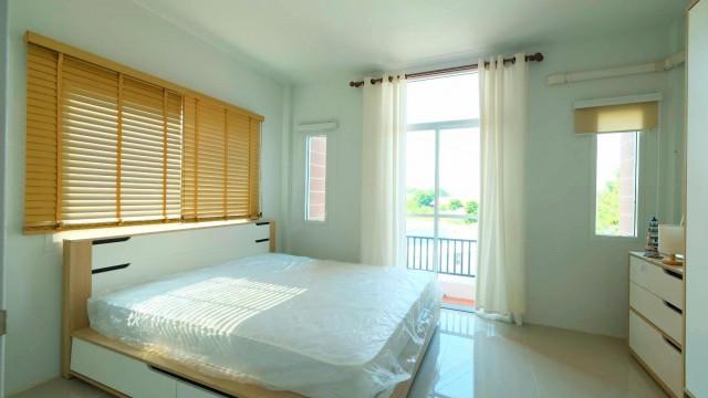 ทาวน์โฮม 2 ชั้น ห้องมุม 2 นอน 2 น้ำ ขนาด 25 ตร.ว.พื้นที่ใช้สอย 200 ตร.ม.ใกล้หาดพลา 700 ม.เฟอร์ฯครบ บรรยากาศเงียบสงบ เหมา 3