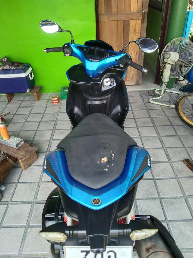 yamaha aerox ปี 2017 24500 กุญแจ 2 ดอก รถมือเดียว เครื่องใช้งานปกติเครื่องเดิมๆไม่ดังไม่หอน ยางใหม่ แบตเตอรี่ใหม่ เล่มเขียวชุดโอน ดูรถตลิ่งชัน กรุงเทพ รูปที่ 2