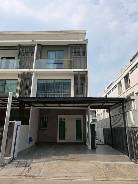 ให้เช่า ขาย โฮมออฟฟิศ 3 ชั้น หลังริม The Landmark แลนด์มาร์ค เอกมัย-รามอินทรา ซอยสุคนธสวัสดิ์ 25 เดินทางสะดวก ใกล้จุดขึ้นลงทางด่วน ใกล้เซ็นทรัลอีสต์วิ 1