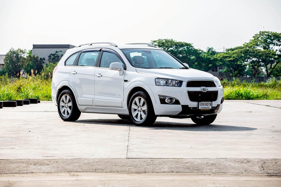 CHEVROLET Captiva 2.4 LT AWD ปี 2012 เกียร์ออโต้ สีขาว Suv 7 ที่นั่ง รูปย่อยที่ 4