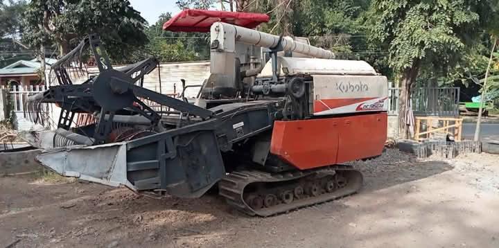 รถเกี่ยวข้าว KUBOTA DC-95GM 4