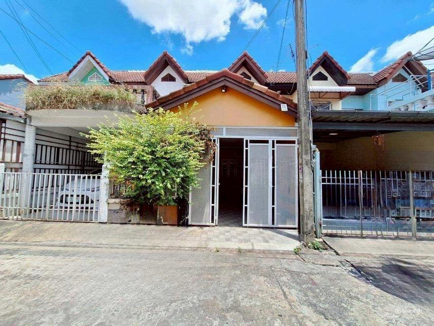 หมู่บ้านทิวสนวิลล่า ธัญบุรี คลอง 3 ถนนรังสิต-นครนายก ต.บึงยี่โถ อ.ธัญบุรี จ.ปทุมธานี