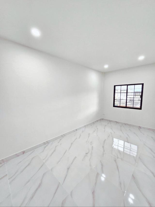 หมู่บ้านอยู่เจริญ4 ซ.1  [ ต.ลาดสวาย อ.ลำลูกกา จ.ปทุมธานี ] 9