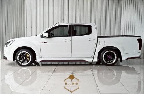 รถยนต์ isuzu 10