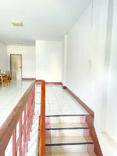 วารินชำราบ อาคารพาณิชย์ 3 ชั้น 1 คูหา .ปตท.ม.อุบลราชธานี 900 ม.ติดถนนใหญ่ ทำเลทอง 3 นอน 3 น้ำ 4