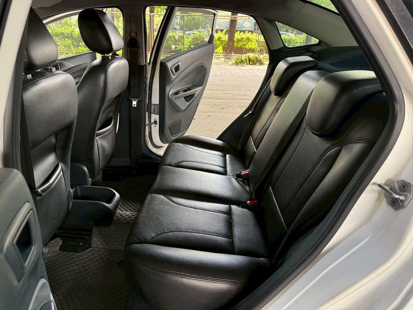 ขายรถ Ford Fiesta 1.5S ปี 2013 สีขาว เกียร์ออโต้ 12