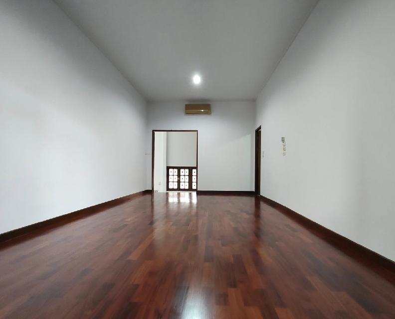 ให้เช่าบ้านเดี่ยว 2 ชั้น หลังใหญ่ 99 ตารางวา / ทำเล ลาดพร้าว โชคชัย 4 / อยู่ในซอยสตรีวิทยา 2 6