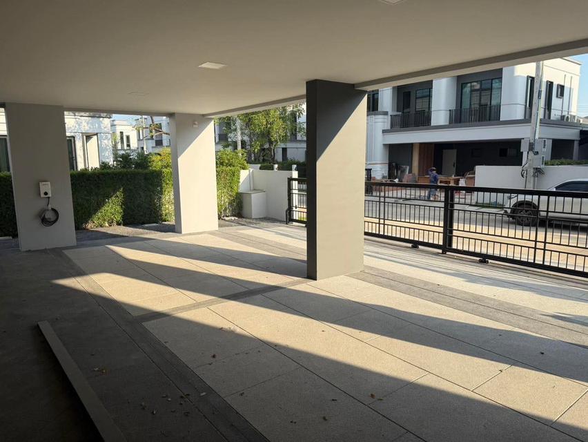 Luxury detached house for sale.Setthasiri Wongwaen-Chatuchot 6