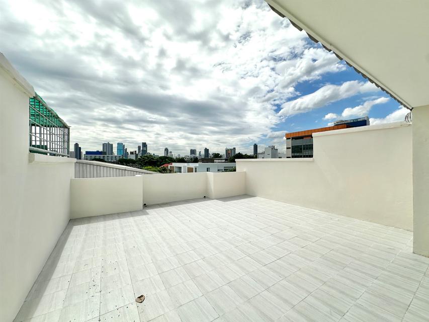 Town Home สไตล์ Japandi Courtyard ย่านพระราม 9 ใกล้รถไฟฟ้า ห้างสรรพสินค้า และโรงพยาบาล 9