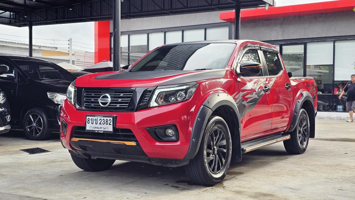 ขายรถ Nissan NP300 2.5E Double Cab Calibre Black Edition ปี 2020 สีแดง เกียร์ธรรมดา