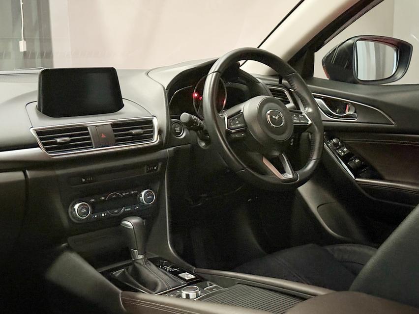 2019 MAZDA 3 2.0S SPORT รถมือเดียว แต่งเต็ม 47,000 กม สภาพป้ายแดง รถไม่เคยมีอุบัติเหตุครับ 11