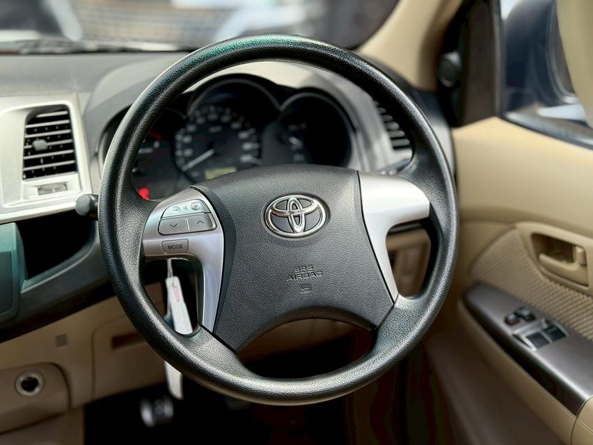 TOYOTA HILUX VIGO 2.5 E 2014 9