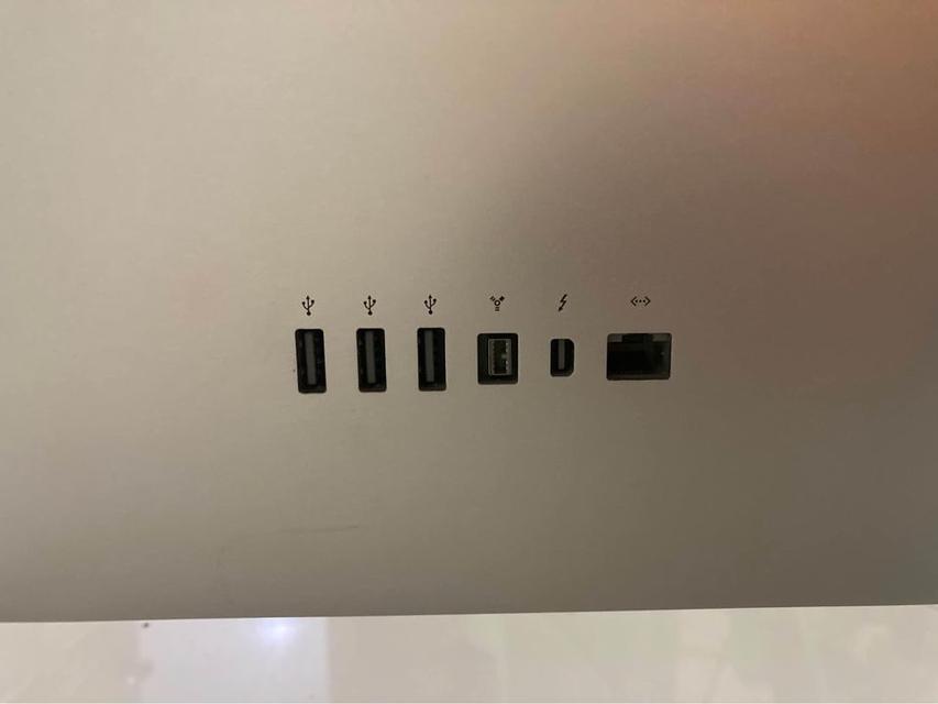 Apple Display มีกล่อง 2