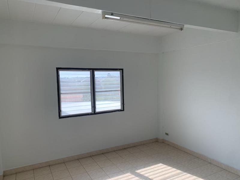 ขายอาคารพาณิชย์ใกล้ตลาดวรกิจ 1ห้อง 2.5ชั้น(ห้องริม)มีพื้นที่เก็บของด้านข้าง ด้านหลัง เนื้อที่ 89ตรว.ทำเลดี เหมาะพัฒนาเป็น สำนักงาน ห้างร้าน 9