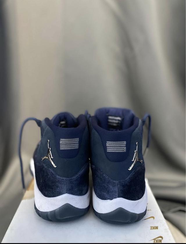 Nike Air Jordan 11 Retro Midnight Navy Navy White