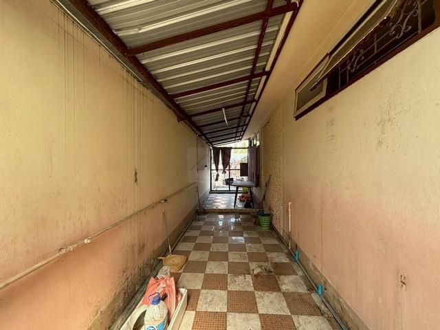 ขายบ้านเดี่ยว 2 ชั้นหลังมุม ซอยลาดพร้าว 109 ซอยข้าง รพ.เวชธานี ใกล้เดอะมอลล์บางกะปิ ใกล้รถไฟฟ้าสายสีเหลือง ขายตามสภาพ เหมาะซื้อลงทุนรีโนเวทขาย หรือรีโ 4