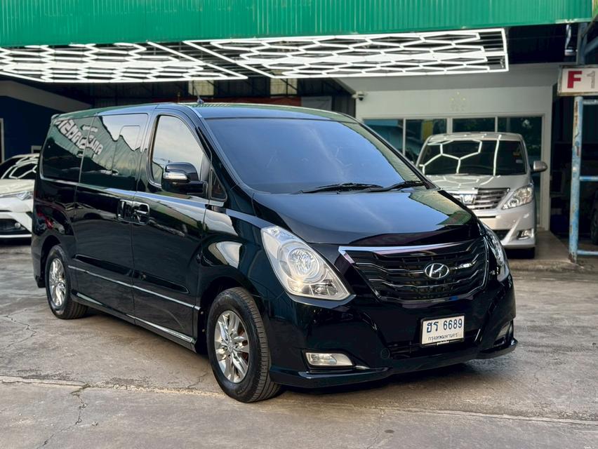Hyundai H-1 รถสวยพร้อมใช้งาน