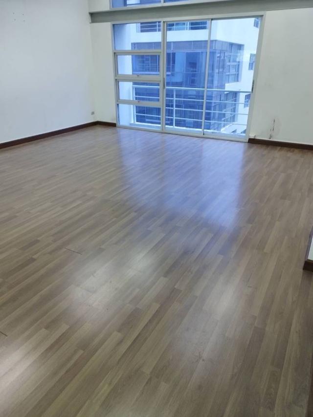 ขายอาคารสำนักงาน 5 ชั้น ซ.รัชดาภิเษก18 ใจกลางเมือง เดินทางสะดวก ใกล้สถานีรถไฟฟ้าสุทธิสาร 13