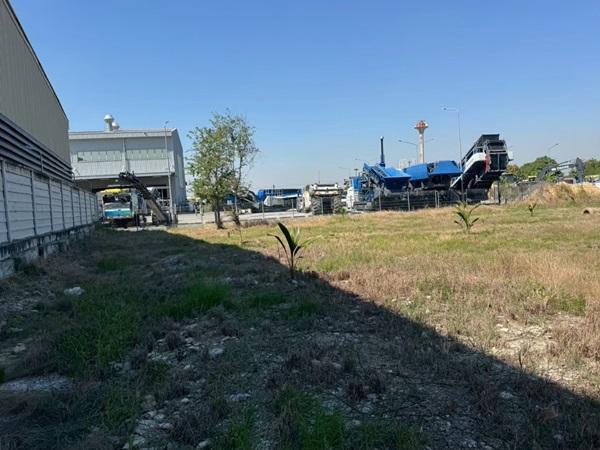 ขายที่ดิน บางนา กม.25 (พื้นที่สีแดง) เนื้อที่ 4 ไร่ 3 ตรว. ติดถนนบางนา-ตราด ฝั่งขาออก โทร 090-6360022 4