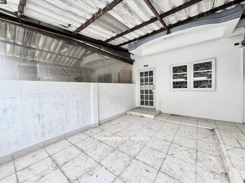 LM25-0156 ขายทาวน์เฮ้าส์ 2 ชั้น เปี่ยมสุข วัดกู้ ปากเกร็ด พื้นที่ 17 ตรว 2 นอน 2 น้ำ บ้านรีโนเวท พร้อมอยู่ ใกล้เซ็นทรัลแ 2