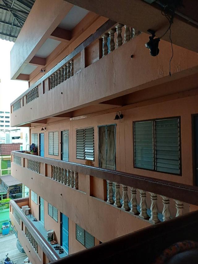 ด่วน ทำเลทอง เหมาะสำหรับนักลงทุน ขายอพาร์ตเมนต์ 4 ชั้น 48 ห้อง ทำเลBTSสายหยุด รายได้ 150,000 บาท  ขาย 18 ล้าน 3