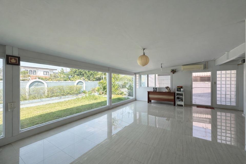 บ้านเสนานิเวศน์ 1 ซอย ประเสริฐมนูกิจ 18 ถนนเกษตร-นวมินทร์ แขวงจรเข้บัว เขตลาดพร้าว กรุงเทพมหานคร 9