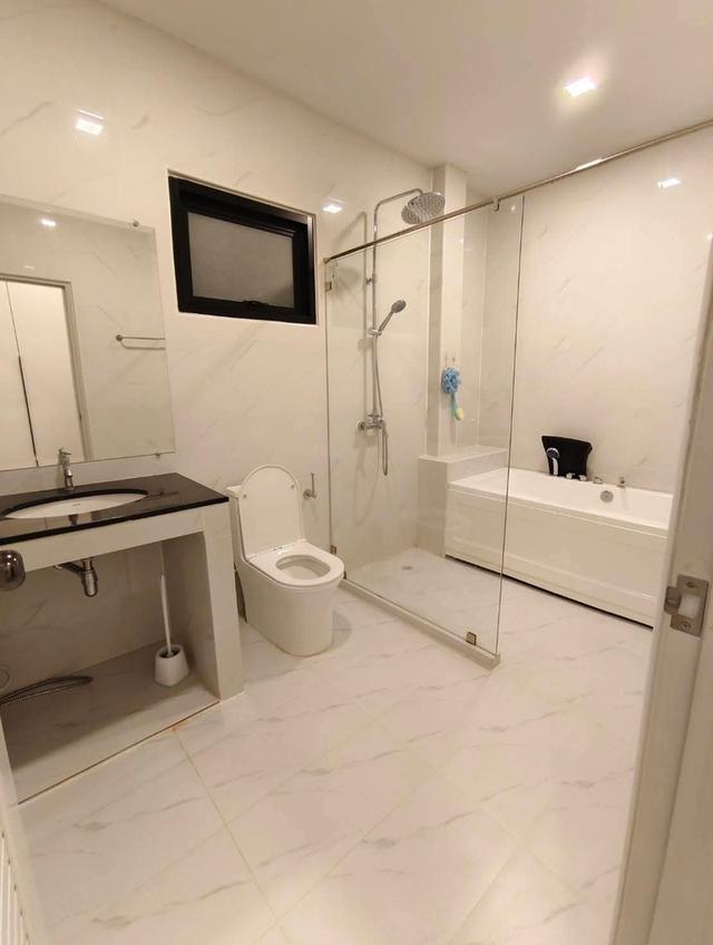 Chokchai village 9 for rent 5 bedroom  10