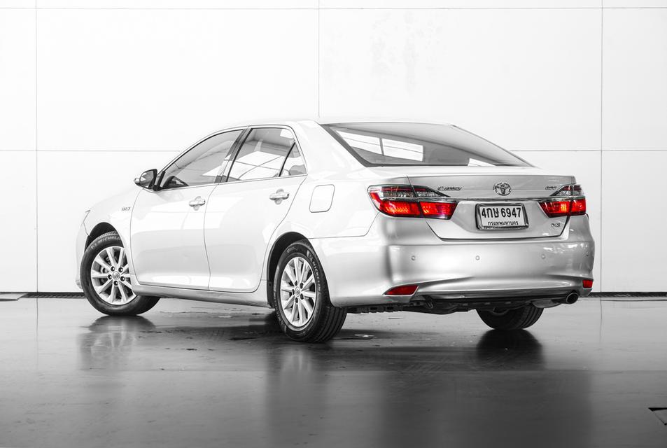 2015 TOYOTA CAMRY 2.0 G สีบรอนซ์ เลขไมล์ 123481 กม.