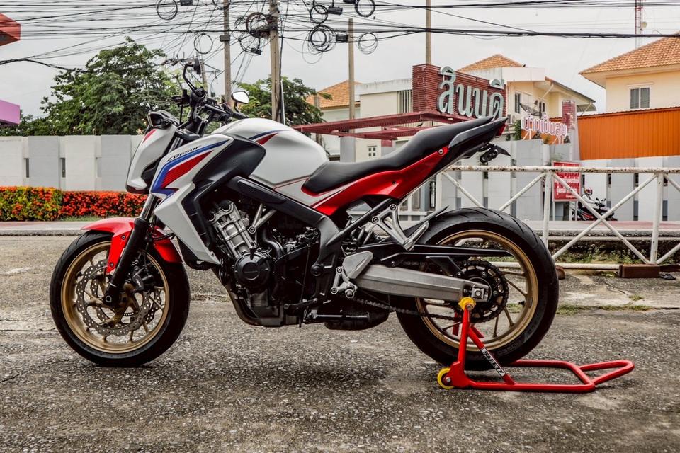 CB650F ปี2016 Honda สีขาว รูปย่อยที่ 4