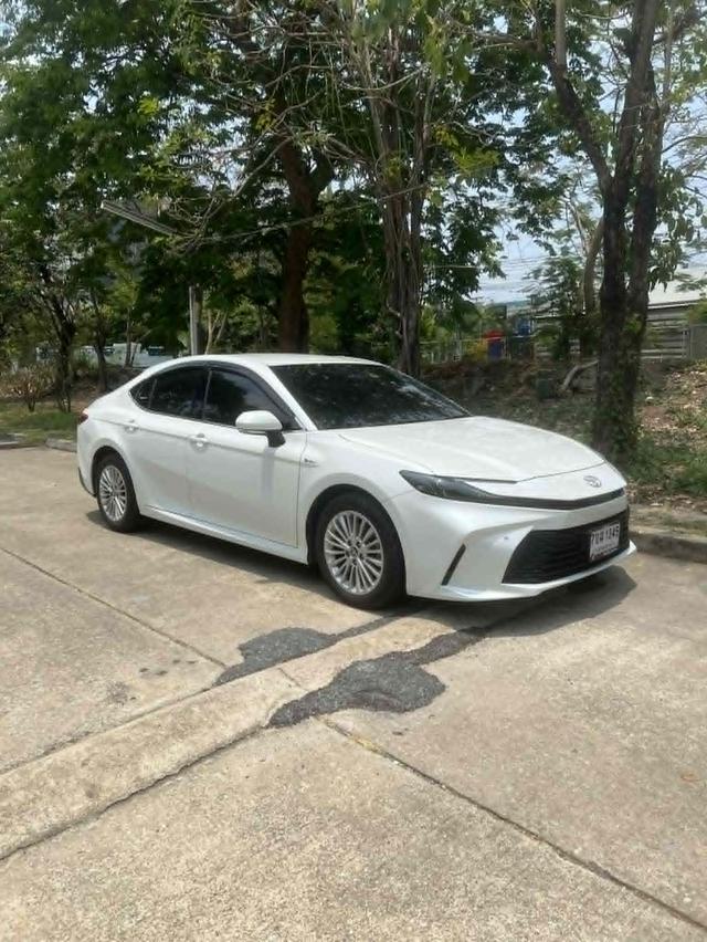 2025 TOYOTA CAMRY 2.5 HEV SMART สีขาว รถบ้านเจ้าของขายเอง ชื่อตรงเบียน มือแรก ใช้ถนอม ไม่เคยเฉี่ยวชน มือแรกป้ายแดง สภาพเหมือนใหม่ ไม่เคยเฉี่ยวชน ใช้ร