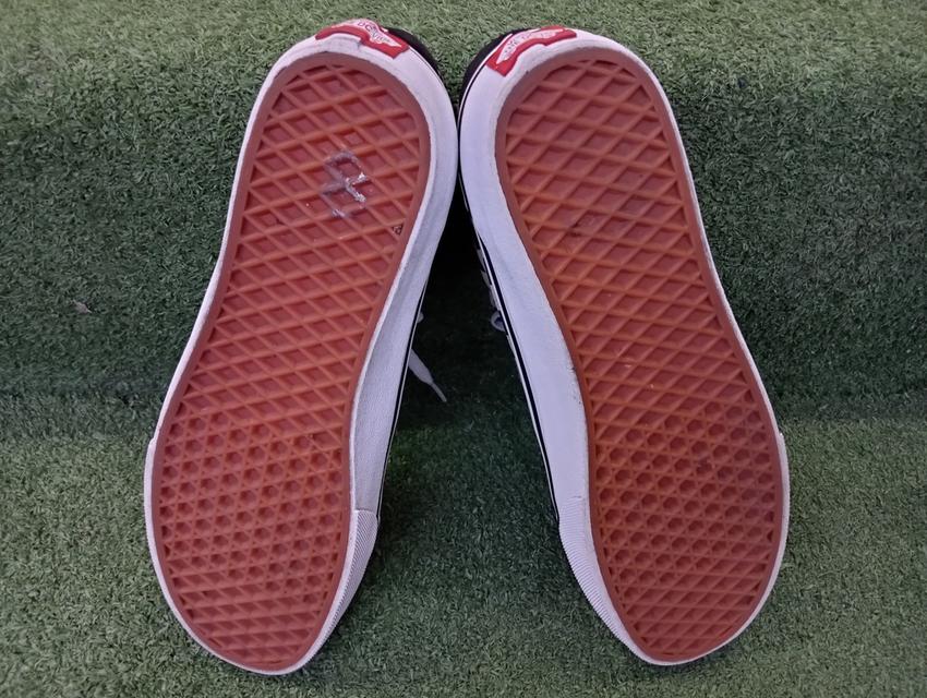 VANS ผ้าใบมือสอง สภาพเหมือนใหม่ ส่งฟรี!