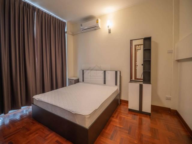 ให้เช่าทาวน์โฮม 4 ชั้น 24 ตร.วา 350 ตรม. 5 ห้องนอน เอกมัยวิลล่า ใกล้ทองหล่อ และ BTS เอกมัย, โรงพยาบาล กรุงเทพ 5
