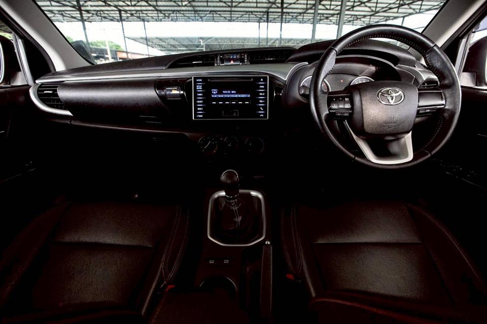 TOYOTA HILUX REVO 2.4 E DOUBLE CAB สีเทา ปี 2017  15