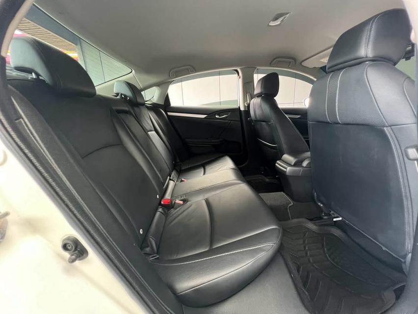 Honda Civic 1.8El ปี17 รูปที่ 14