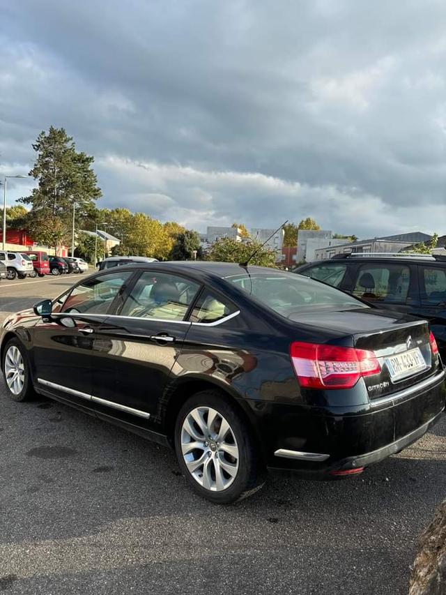 Citroen C5 สีดำสวยๆ 2