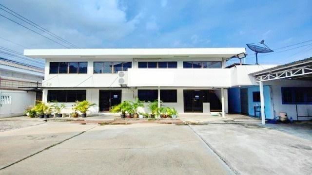 ตลาดหนองบอน 1 กม 6น้ำ ย่านประเวศ 1ไร่กว่า หรือ 500ตร.วา. เฉลิมพระเกียรติ ร.9 ซอย 41-47 โกดังให้เช่า 8นอน ติดสวนหลวง 2000 2