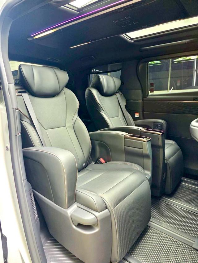 Toyota Alphard Z hybrid HEV E-Four สีขาว ปี 2025 ไมล์ 10,000 กม. 15