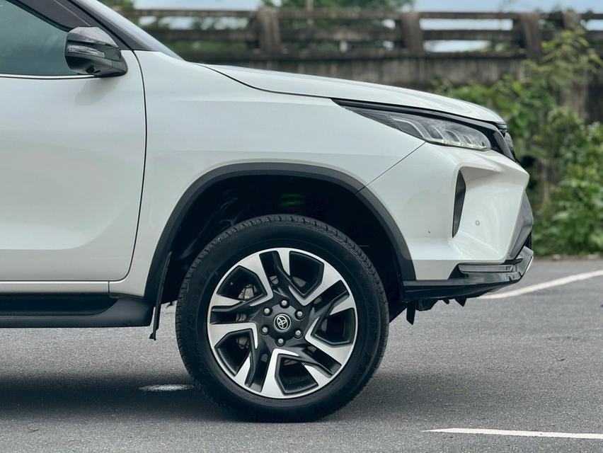 TOYOTA FORTUNER Wagon 4dr Legender 7st Auto 6sp RWD 2.8DCT 2WD Y2022 6