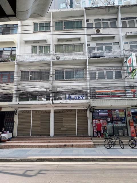 ให้เช่าตึก 5 ชั้น 2 คูหา 490 ตรม. ติดถนนใหญ่ เหมาะทำหลากหลายธุรกิจ ใกล้ MRT วงศ์สว่าง