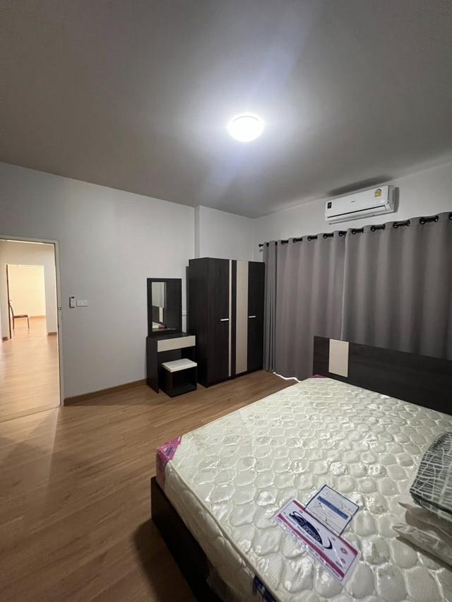 🏡✨ ให้เช่าบ้านเดี่ยวสองชั้น บ้านนอกโครงการ ทำเลใกล้เมือง ตั้งอยู่ในชุมชนคุณภาพ 🌿 ซอยเงียบสงบ เป็นส่วนตัว เหมาะสำหรับอยู่อาศัย 🏠💙 4