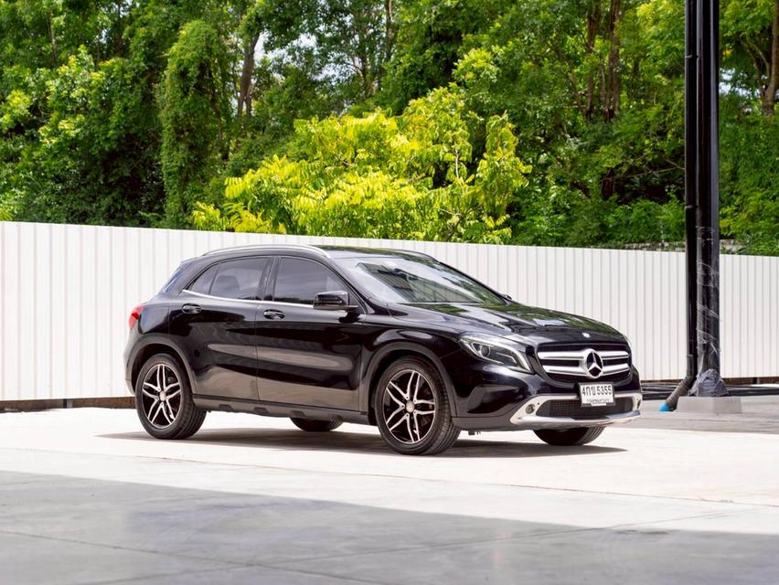 MERCEDES BENZ GLA200 1.6 Urban ปี จด 2015