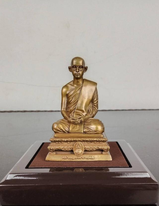 658.พระบรมรูปในหลวงทรงผนวช พลังแผ่นดิน ปี 2554 รูปที่ 2