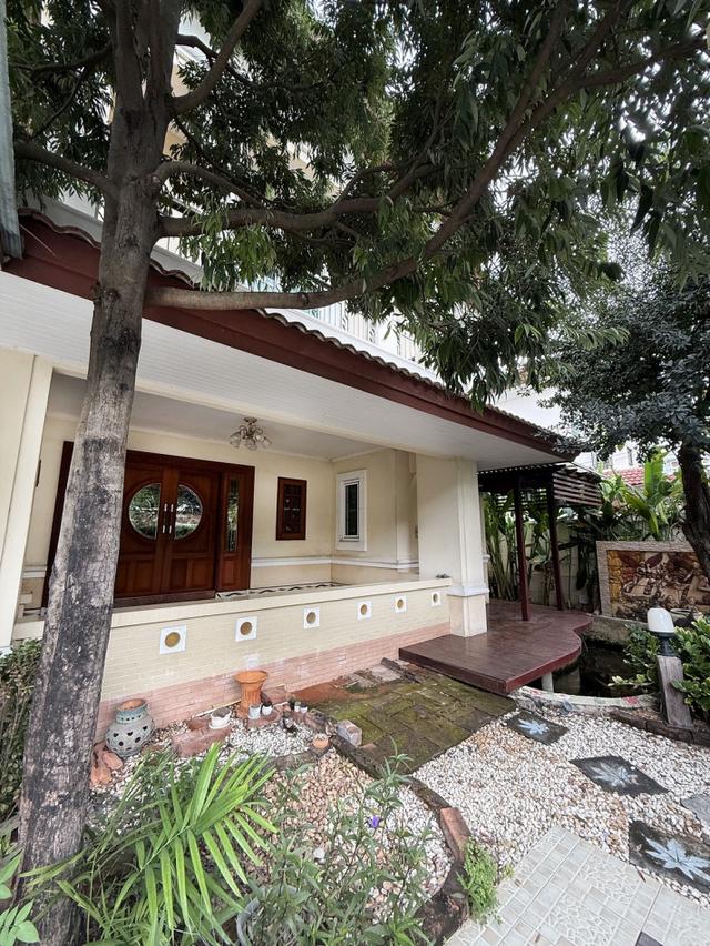 ให้เช่า บ้านหรู หมู่บ้านแกรนด์คาแนล ประชาชื่น 94 ตารางวา 5 นอน 2 ชั้น 1