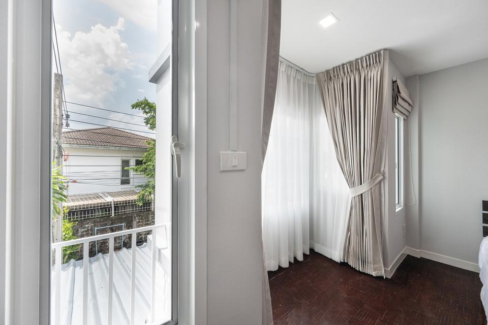 หมู่บ้านเฟิร์สโฮม วัชรพล 11