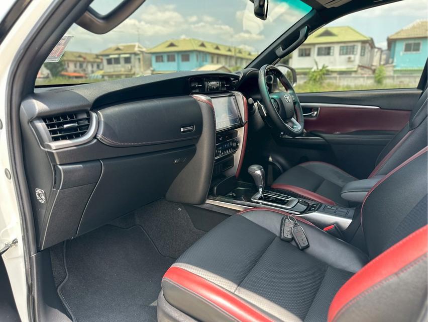 TOYOTA NEW FORTUNER 2.4REGENDER BLACKTOP 2WD ปี2021สีขาว เกียร์ออโต้ เครื่องดีเซล 10