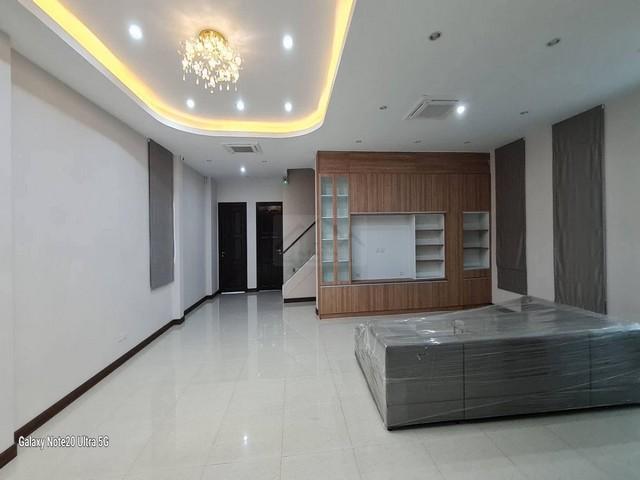 ให้เช่า บ้าน โฮมออฟฟิศหรู 3 ชั้น 730 ตรม. ใจกลางสุขุมวิท สุขุมวิท71 ซอยปรีดีพนมยงค์ 26 ใกล้ทางด่วน ใกล้ BTS พระโขนง Home office