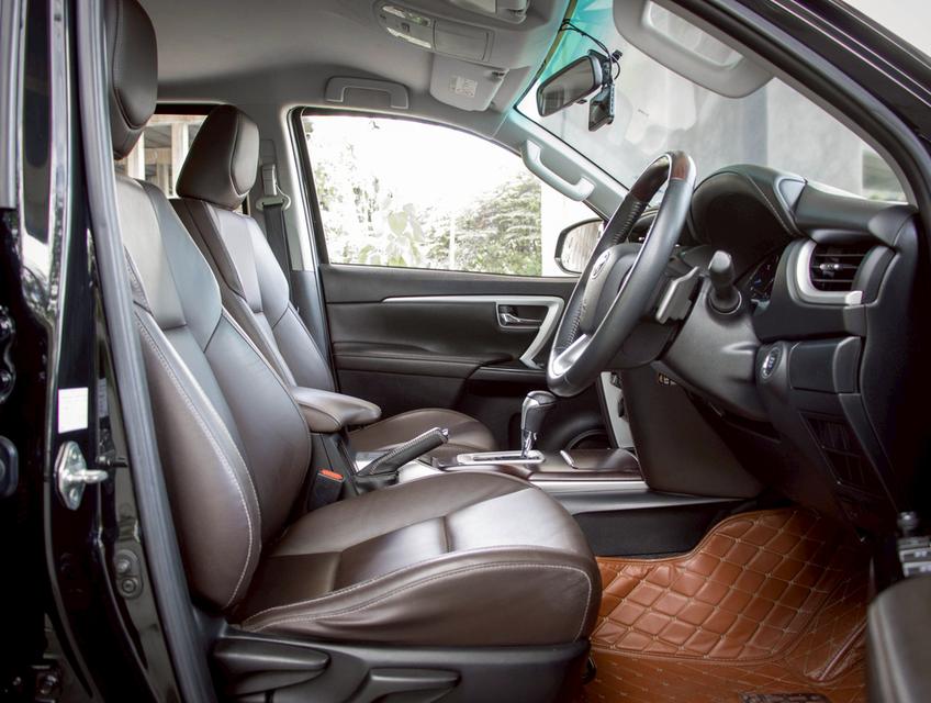 TOYOTA FORTUNER 2.4 G 2WD ปี 2019 9