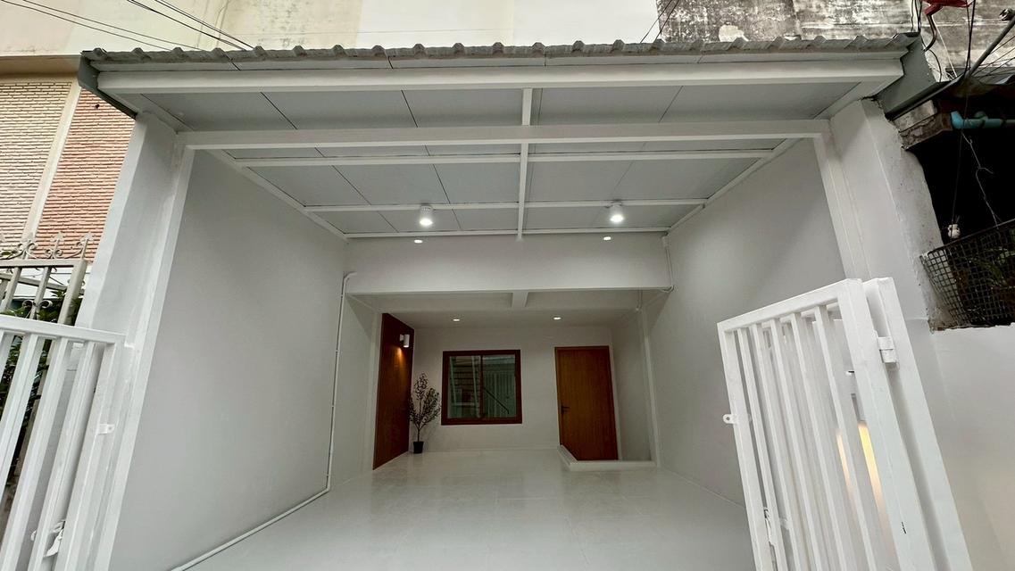 ขายทาวน์เฮาส์ 2 ชั้น สไตล์มินิมอล ซอยอ่อนนุช 48 บ้านรีโนเวทใหม่ทั้งหลัง ตกแต่งสวยน่าอยู่ (N.1943) 4